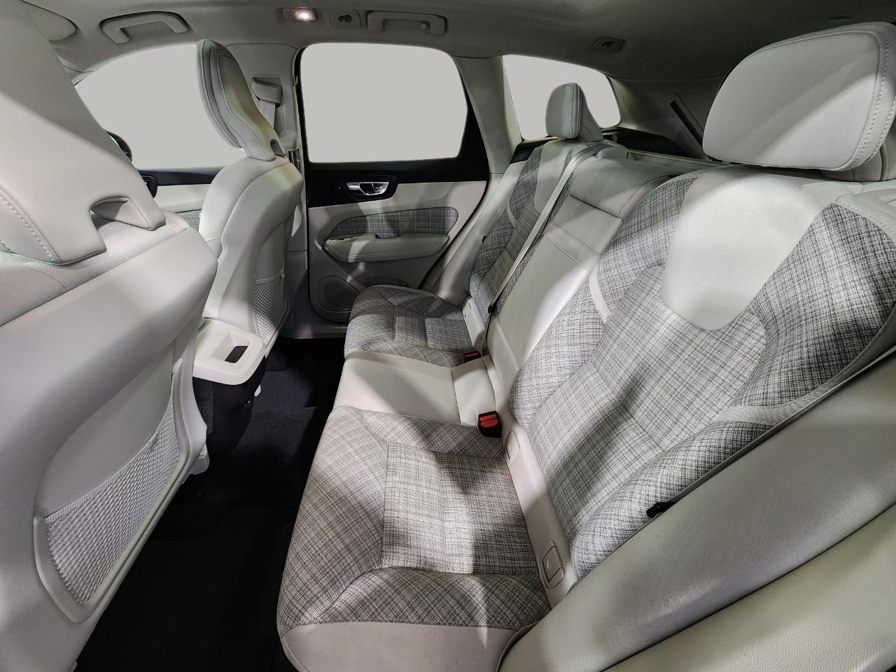 Volvo XC60  2022