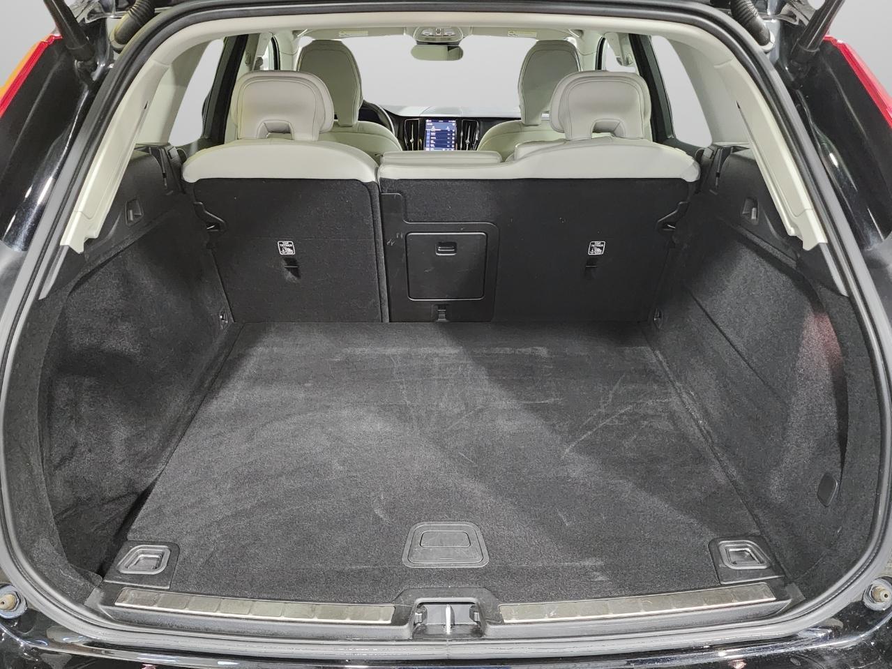 Volvo XC60  2022