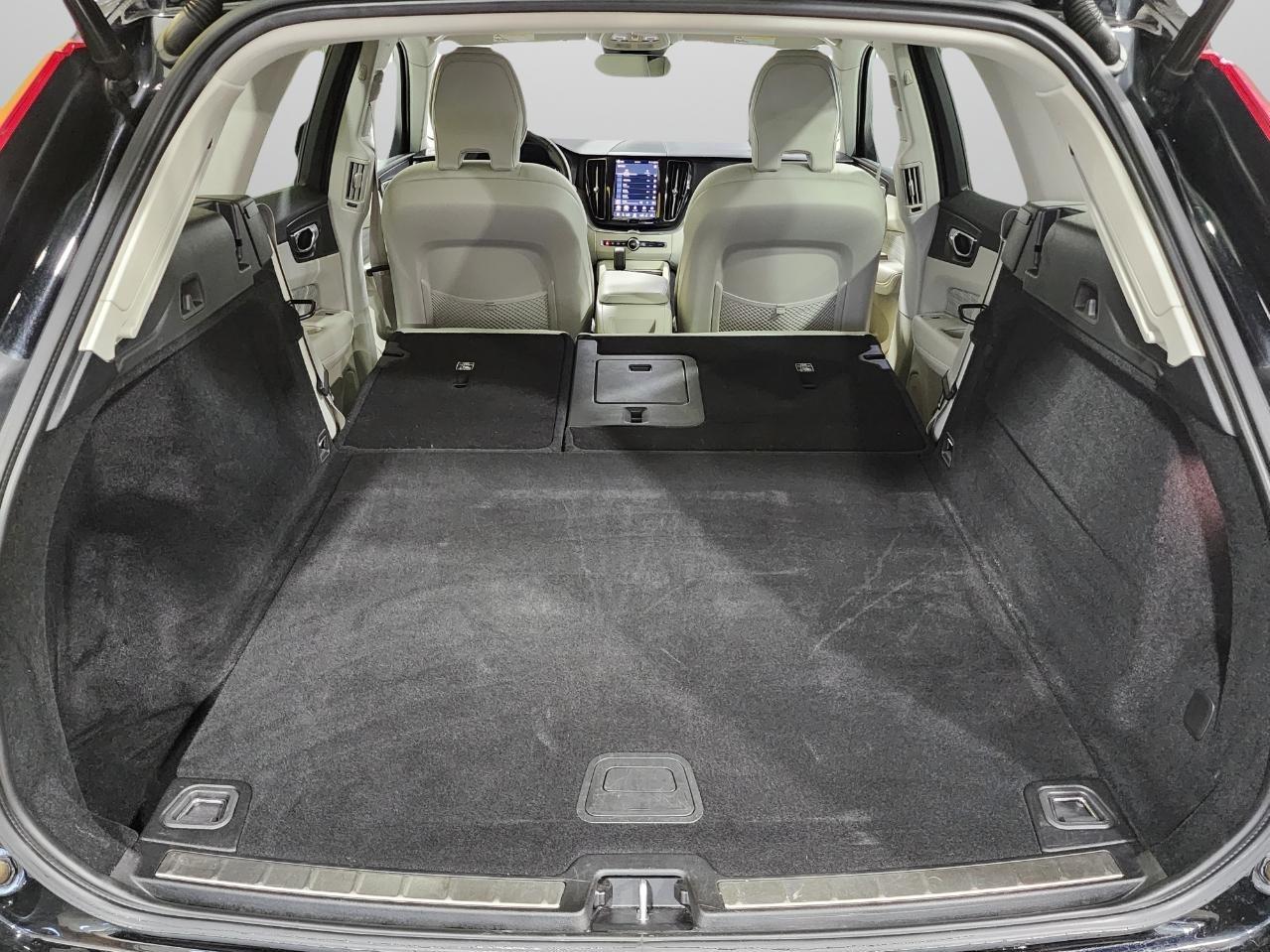 Volvo XC60  2022