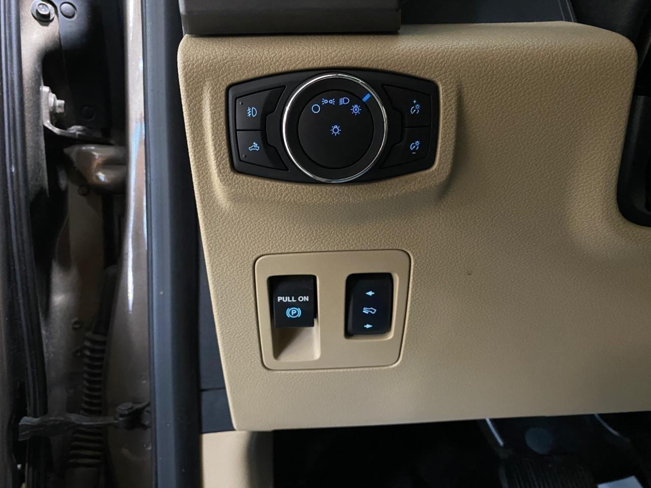 Ford F-150 XLT SuperCab 4WD 2015
