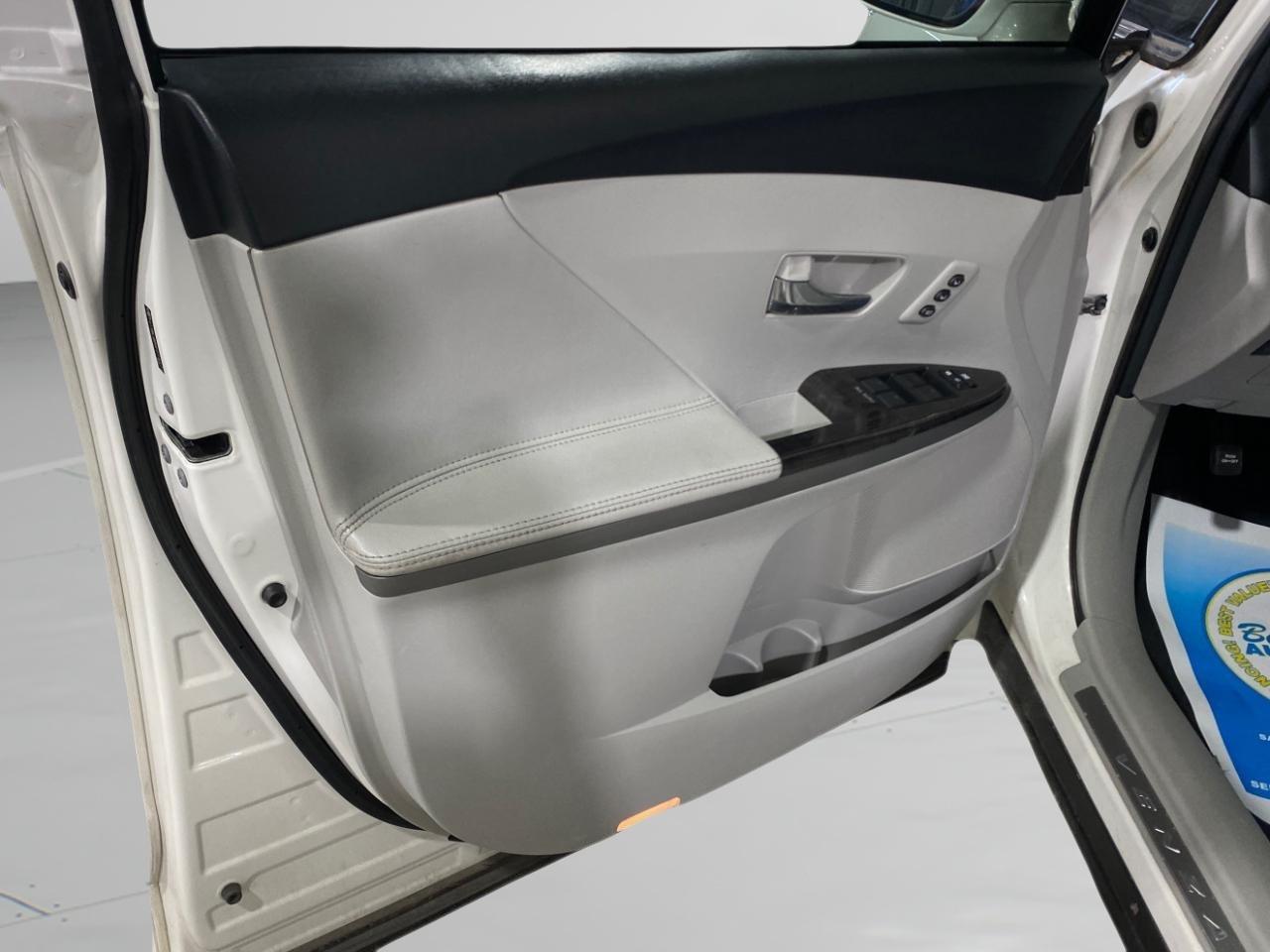 Toyota Venza XLE V6 AWD 2015