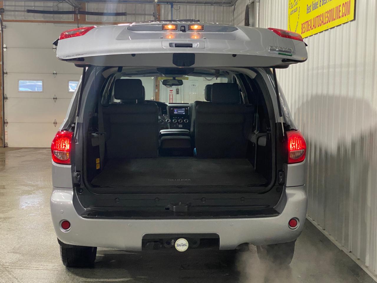 Toyota Sequoia Plantium 4WD FFV 2015
