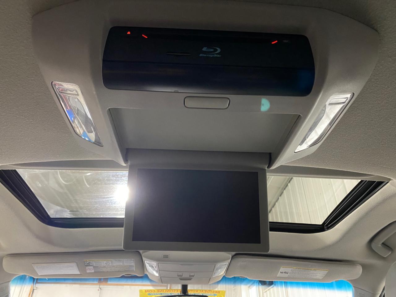 Toyota Sequoia Plantium 4WD FFV 2015