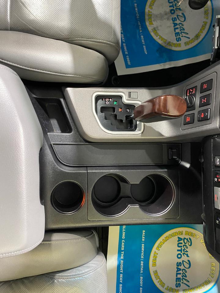 Toyota Sequoia Plantium 4WD FFV 2015