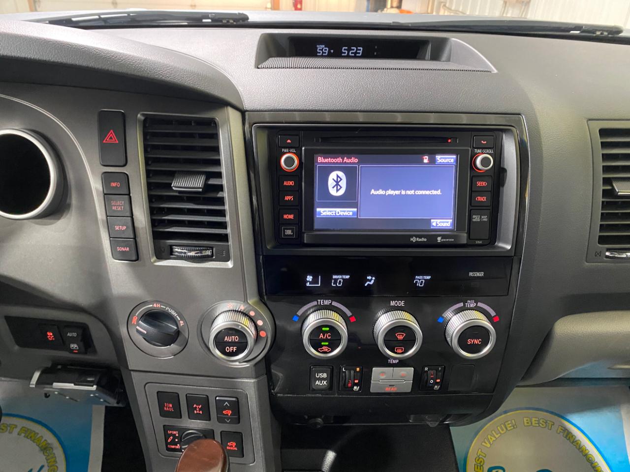 Toyota Sequoia Plantium 4WD FFV 2015