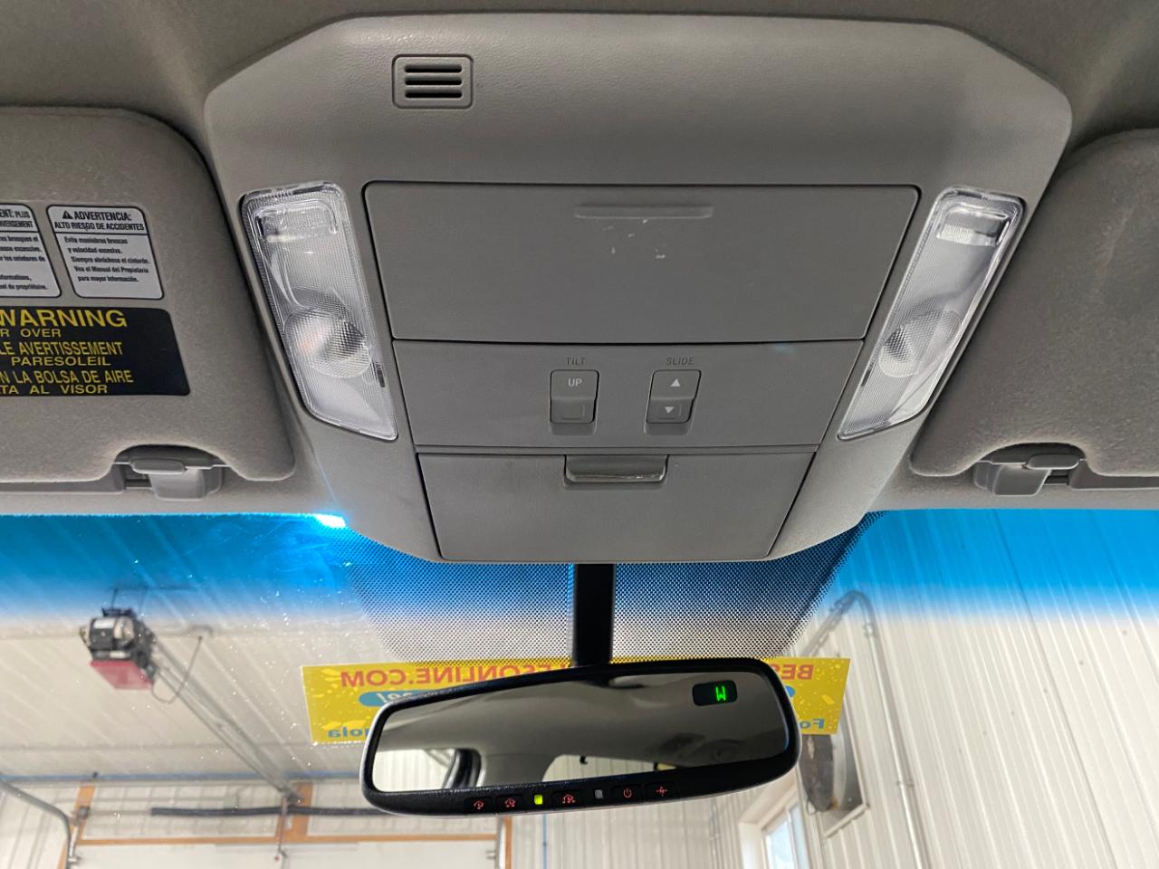 Toyota Sequoia Plantium 4WD FFV 2015