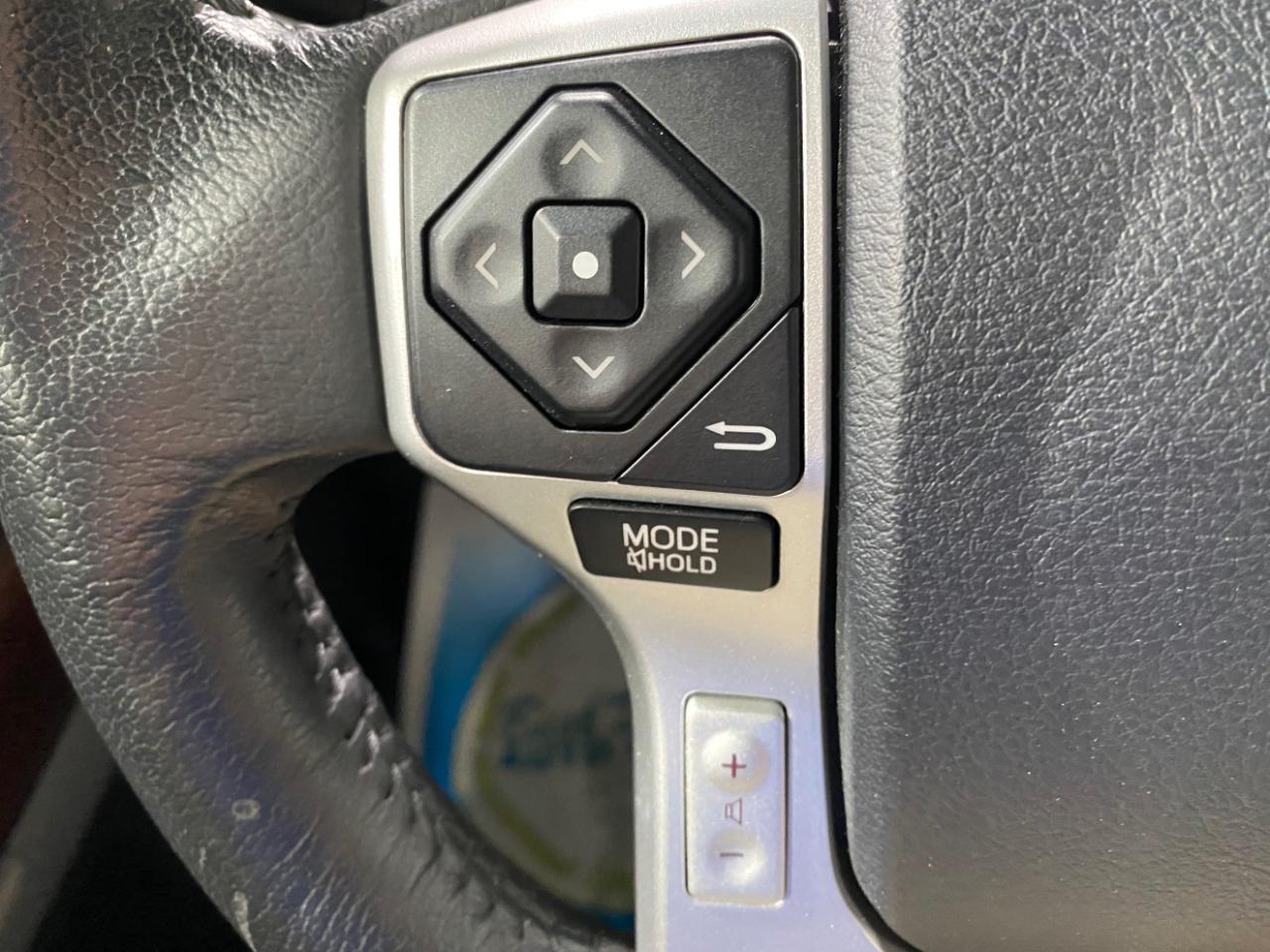 Toyota Sequoia Plantium 4WD FFV 2015
