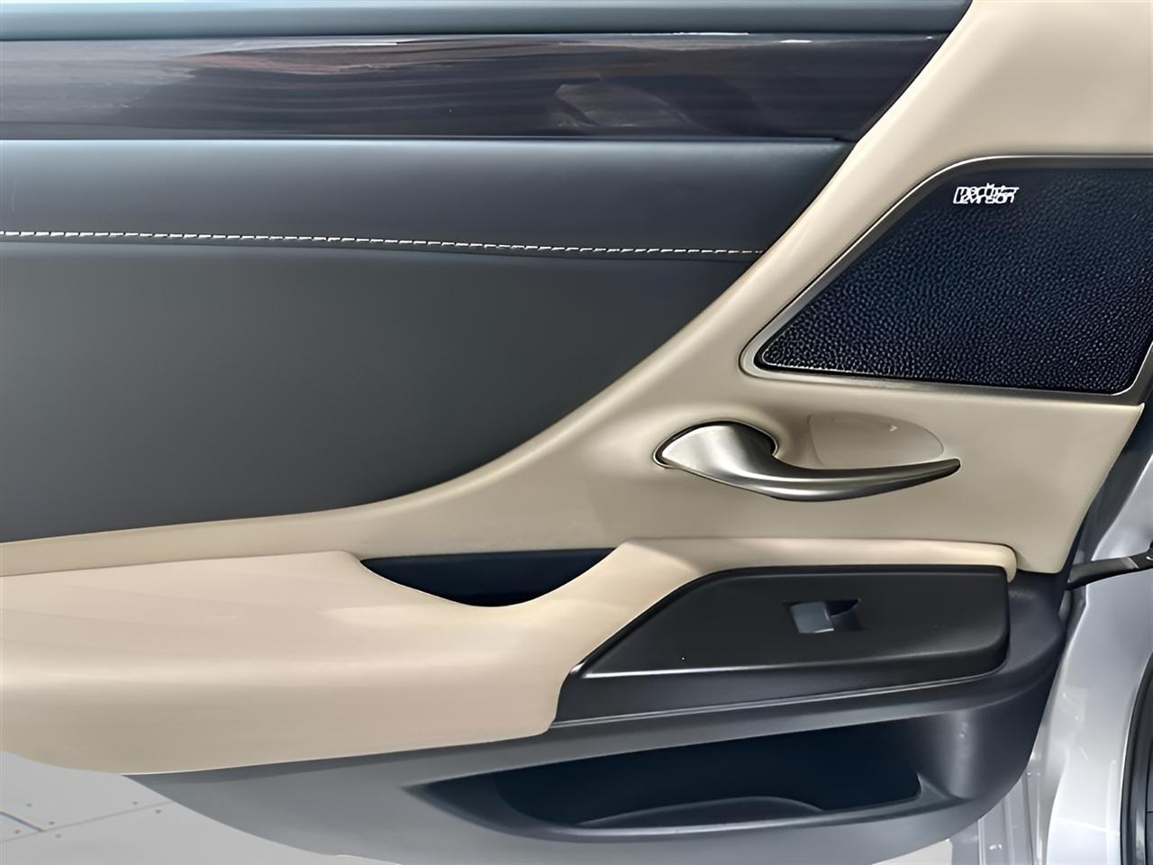 Lexus ES 350 Luxury 2019