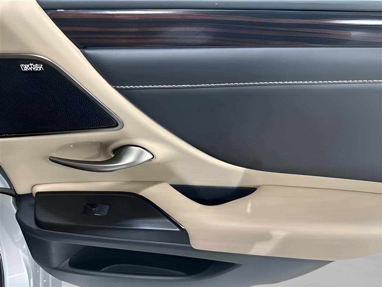 Lexus ES 350 Luxury 2019