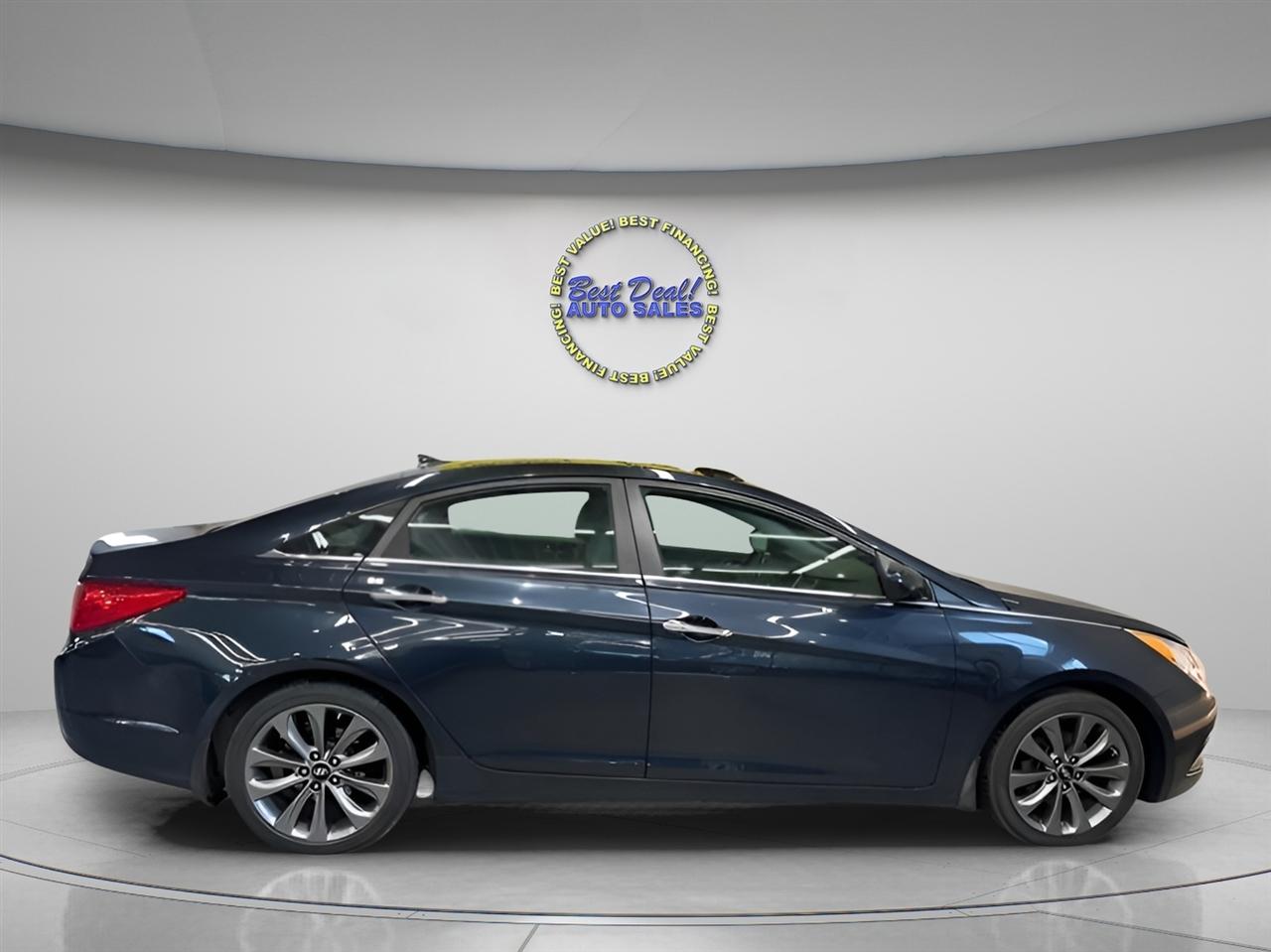 Hyundai Sonata SE 4D Sedan 2.4 2013