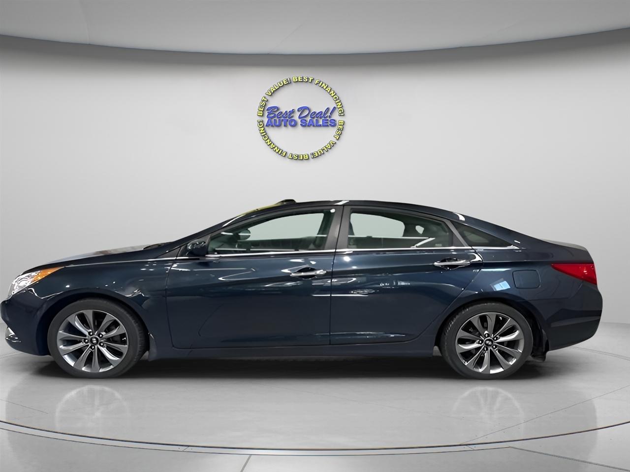 Hyundai Sonata SE 4D Sedan 2.4 2013