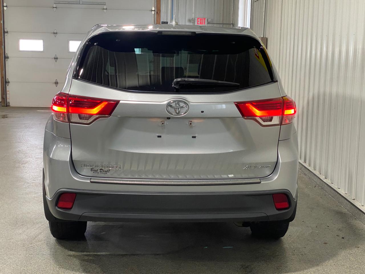 Toyota Highlander XLE AWD V6 2017