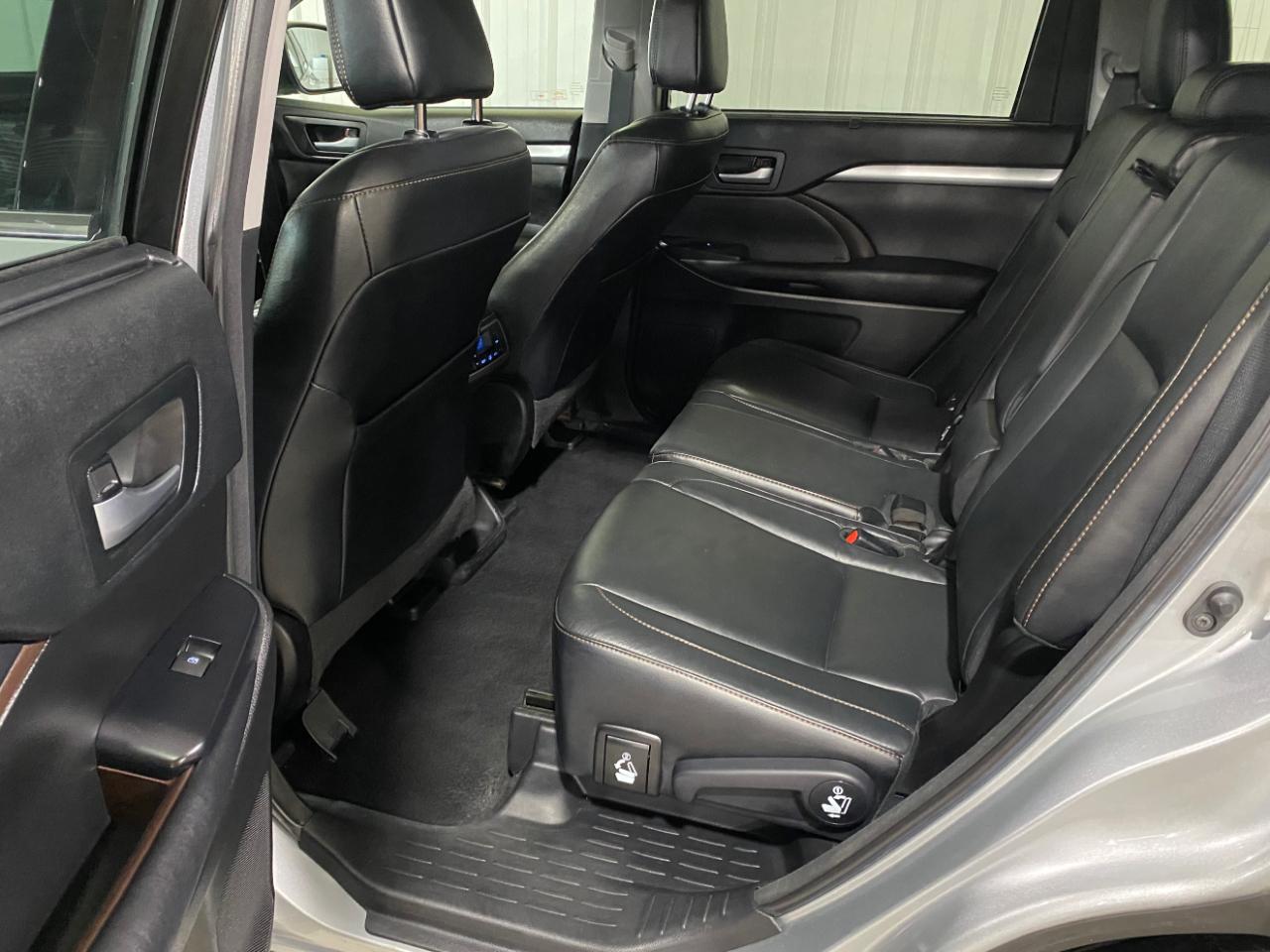 Toyota Highlander XLE AWD V6 2017