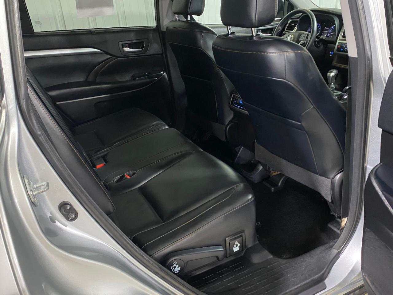 Toyota Highlander XLE AWD V6 2017