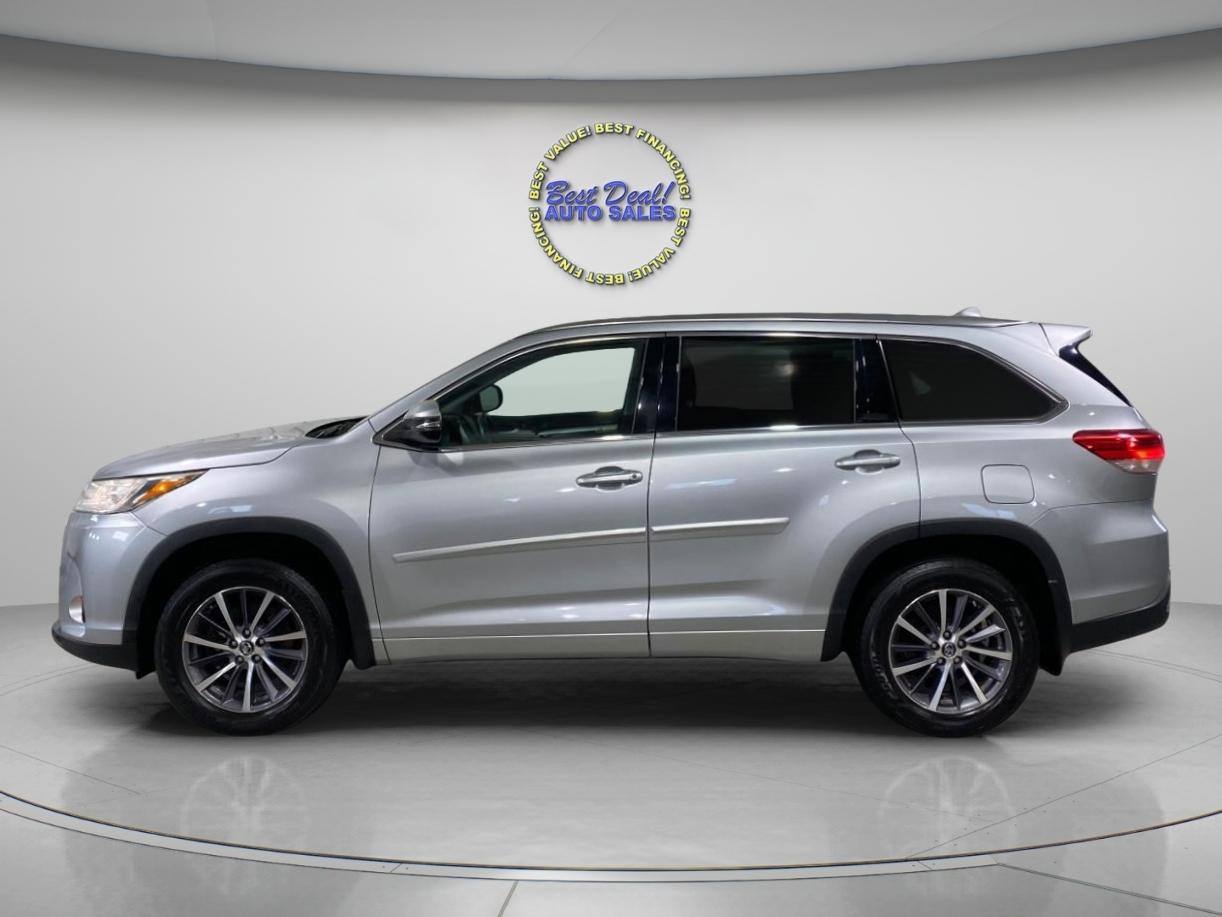 Toyota Highlander XLE AWD V6 2017