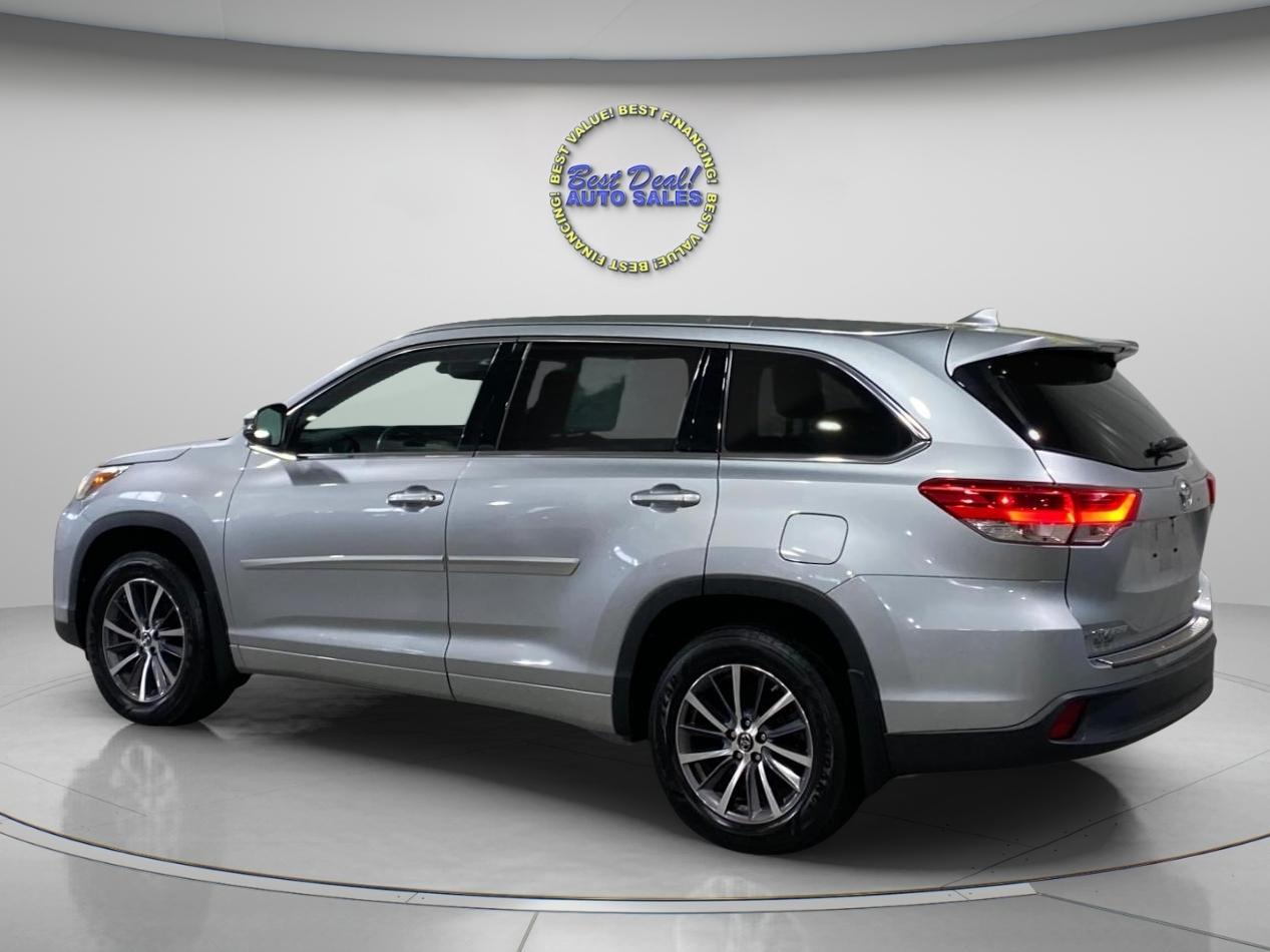 Toyota Highlander XLE AWD V6 2017