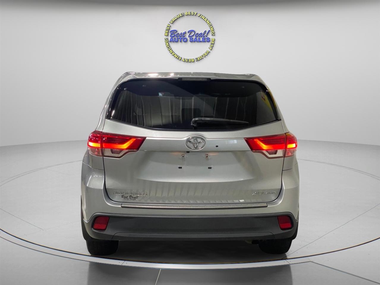 Toyota Highlander XLE AWD V6 2017