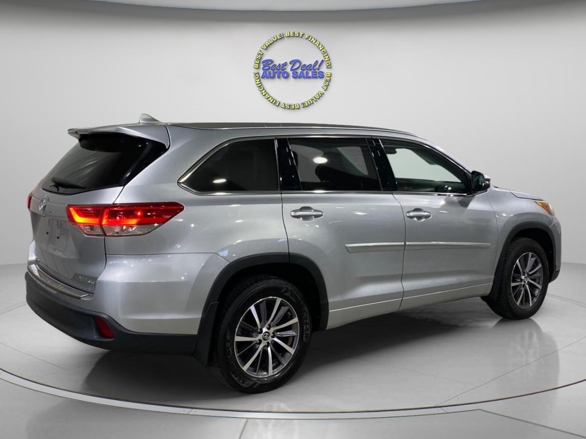 Toyota Highlander XLE AWD V6 2017