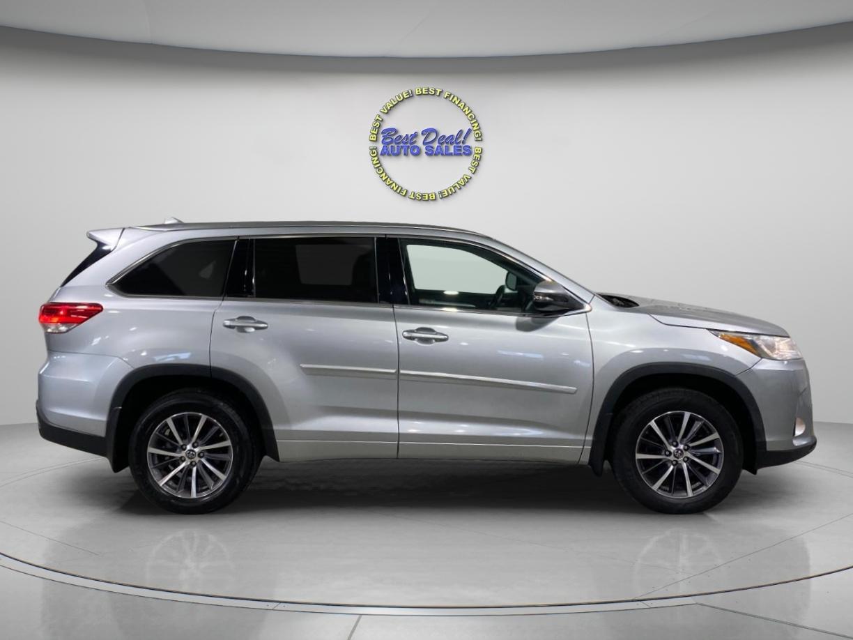 Toyota Highlander XLE AWD V6 2017