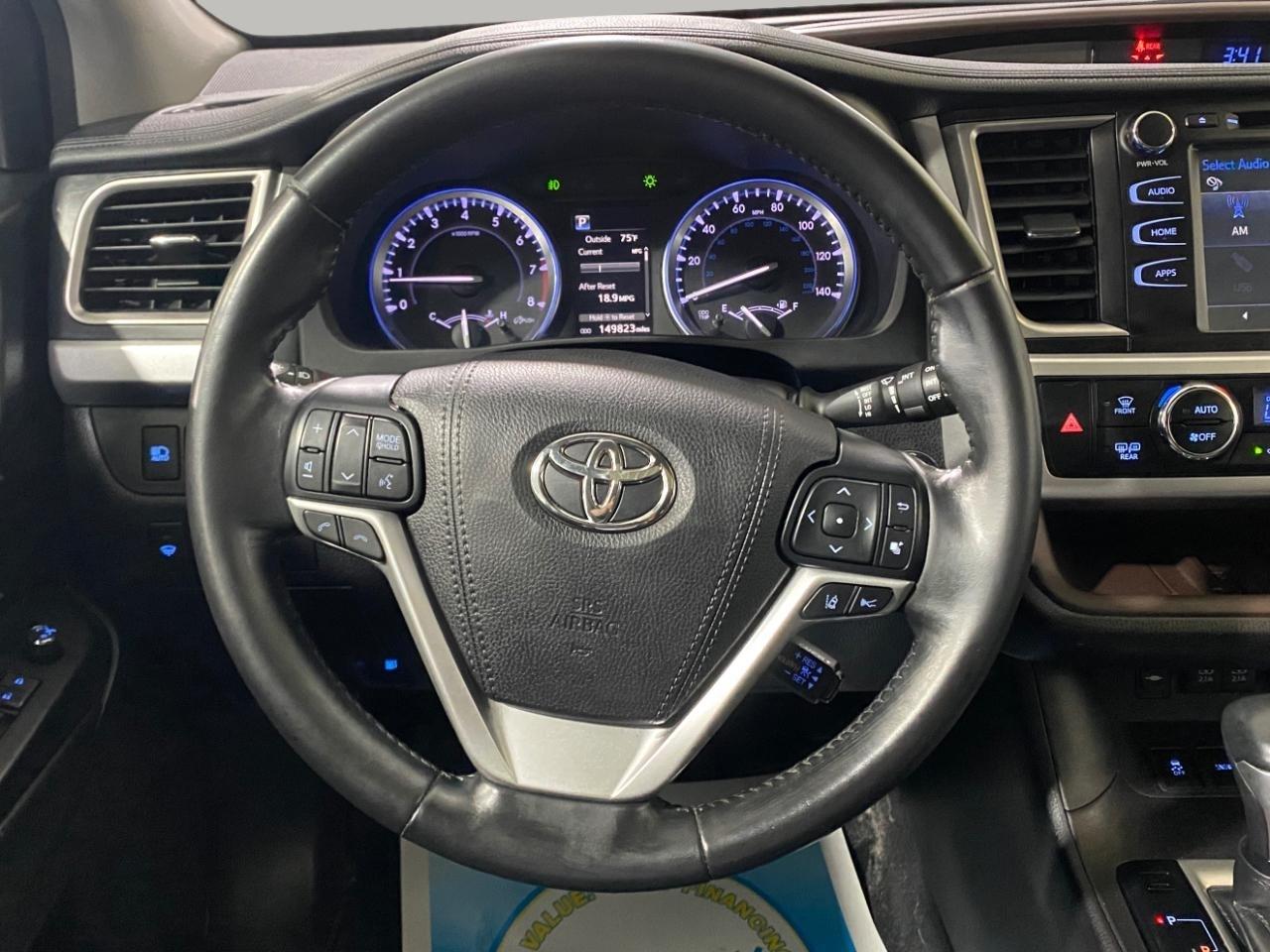 Toyota Highlander XLE AWD V6 2017