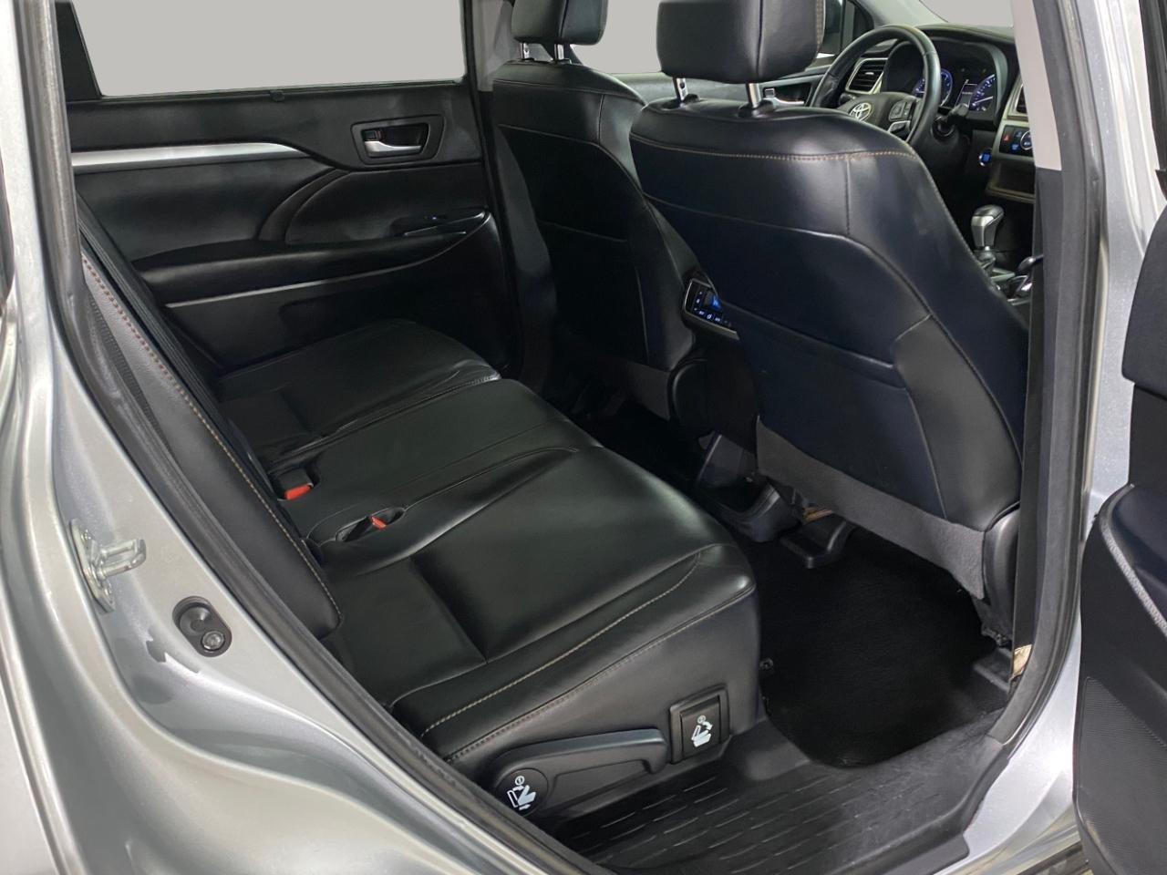 Toyota Highlander XLE AWD V6 2017