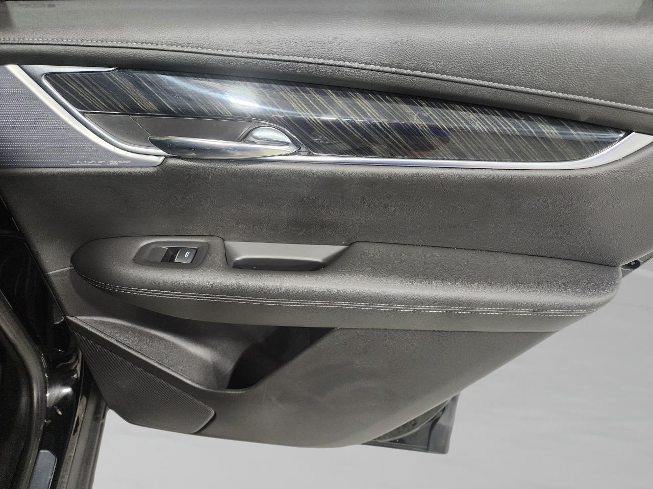 Cadillac XT6  2020