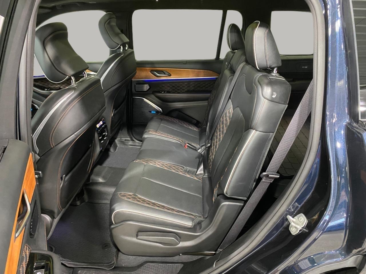 Jeep Grand Cherokee L Summit 4WD 2023