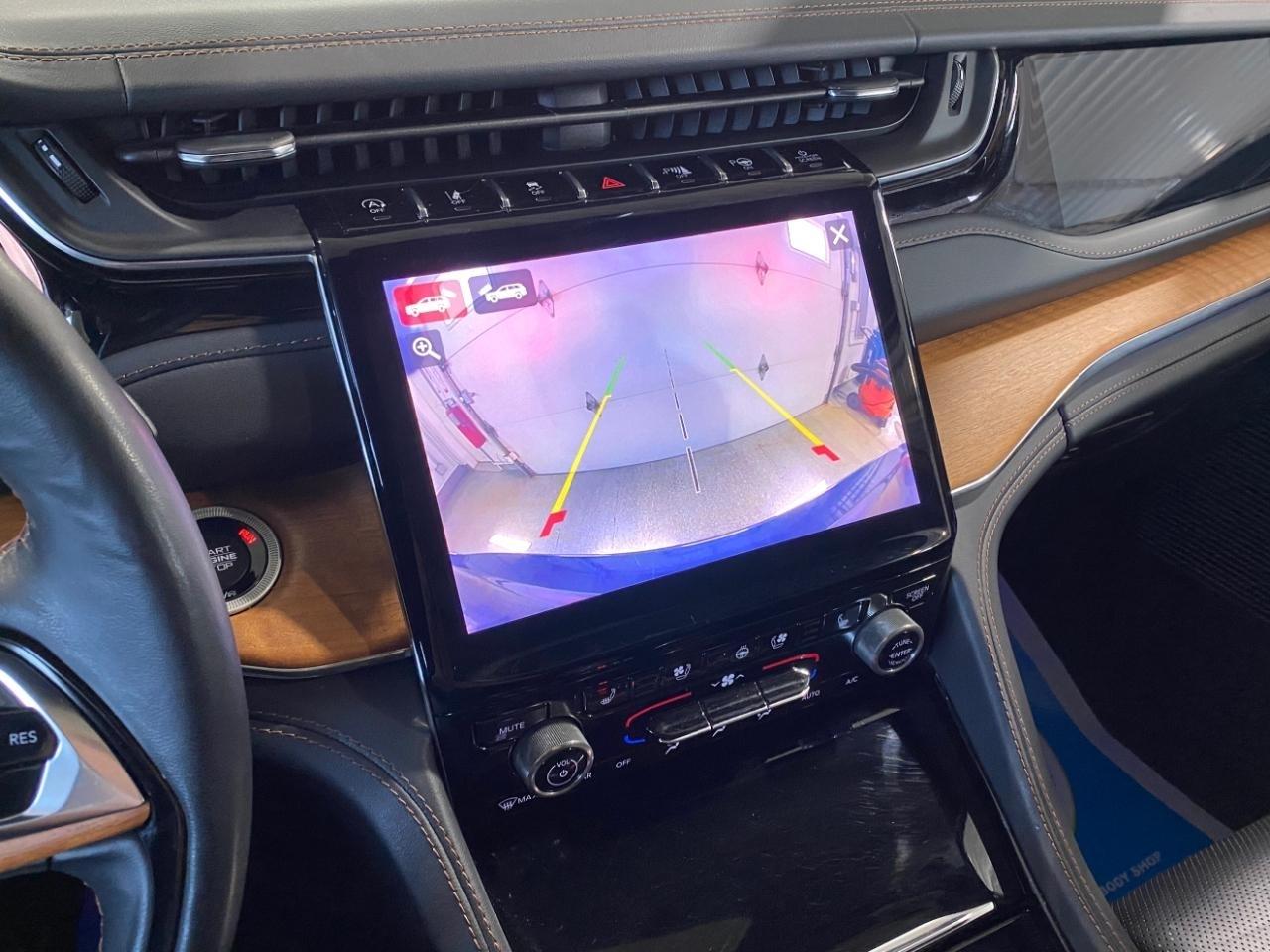 Jeep Grand Cherokee L Summit 4WD 2023