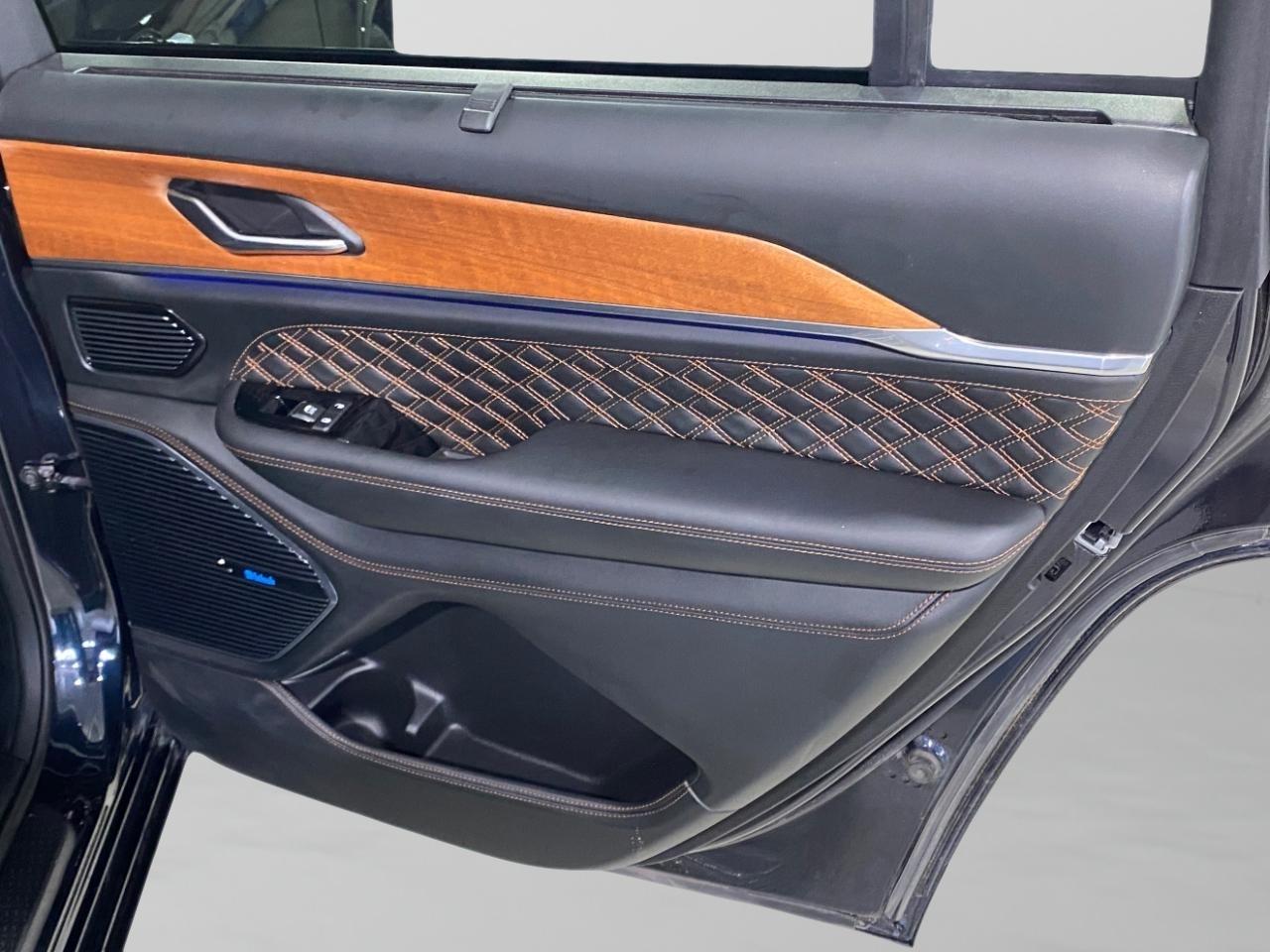 Jeep Grand Cherokee L Summit 4WD 2023