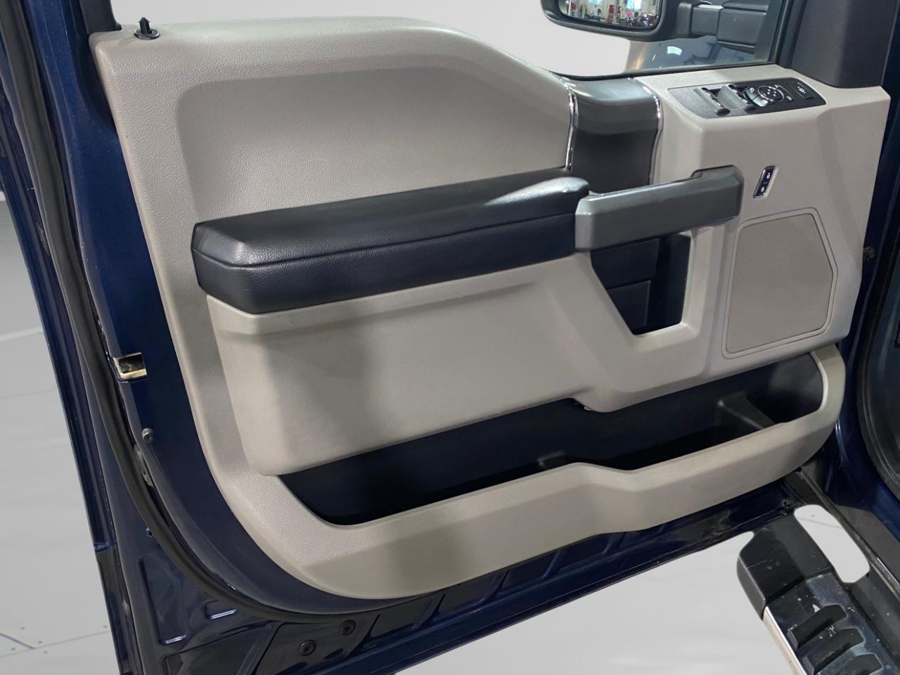 Ford F-250 SD XLT Crew Cab Long Bed 4WD 2017
