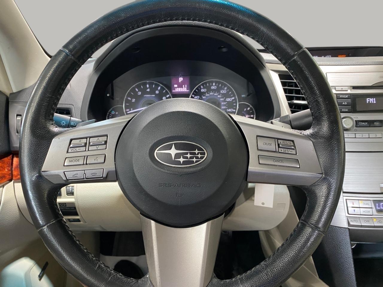 Subaru Legacy 2.5i Limited 2011