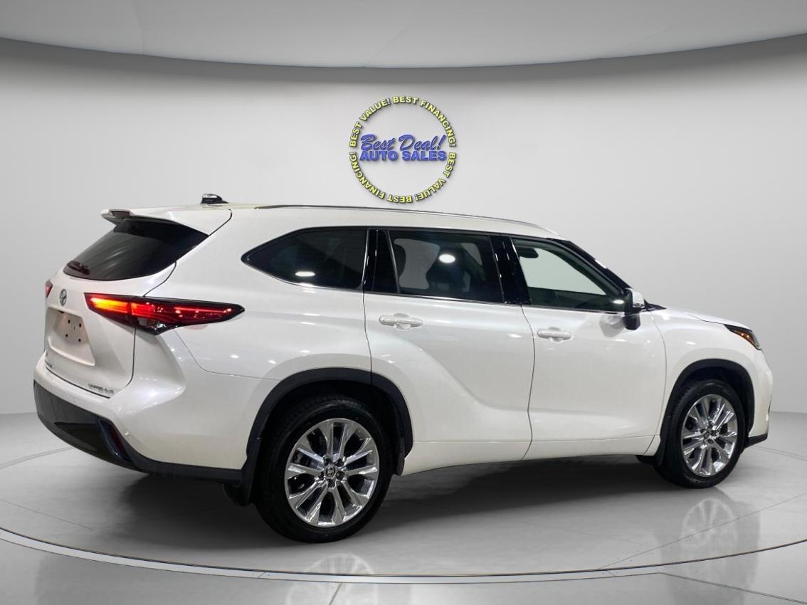 Toyota Highlander Limited AWD V6 2021