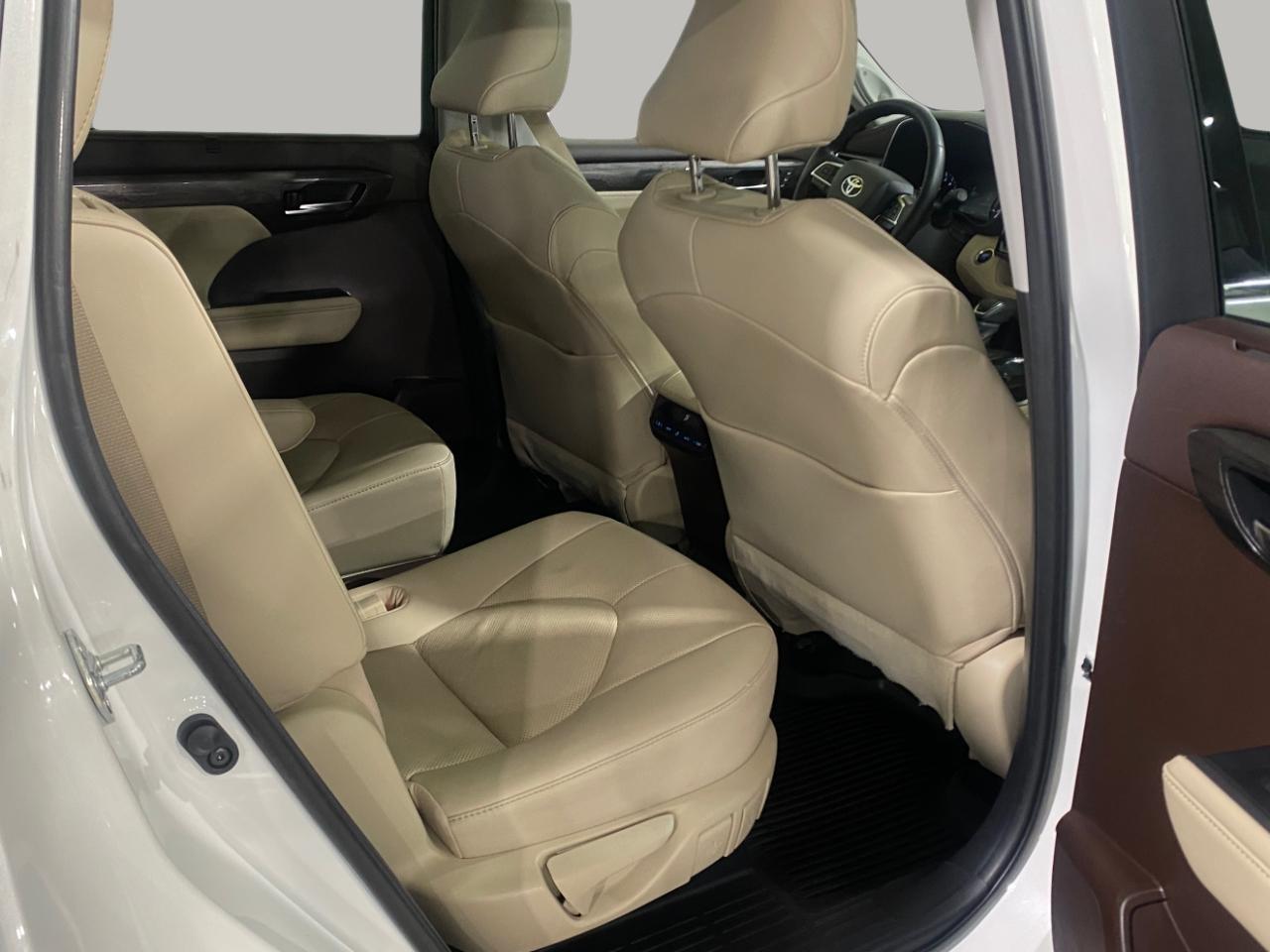 Toyota Highlander Limited AWD V6 2021