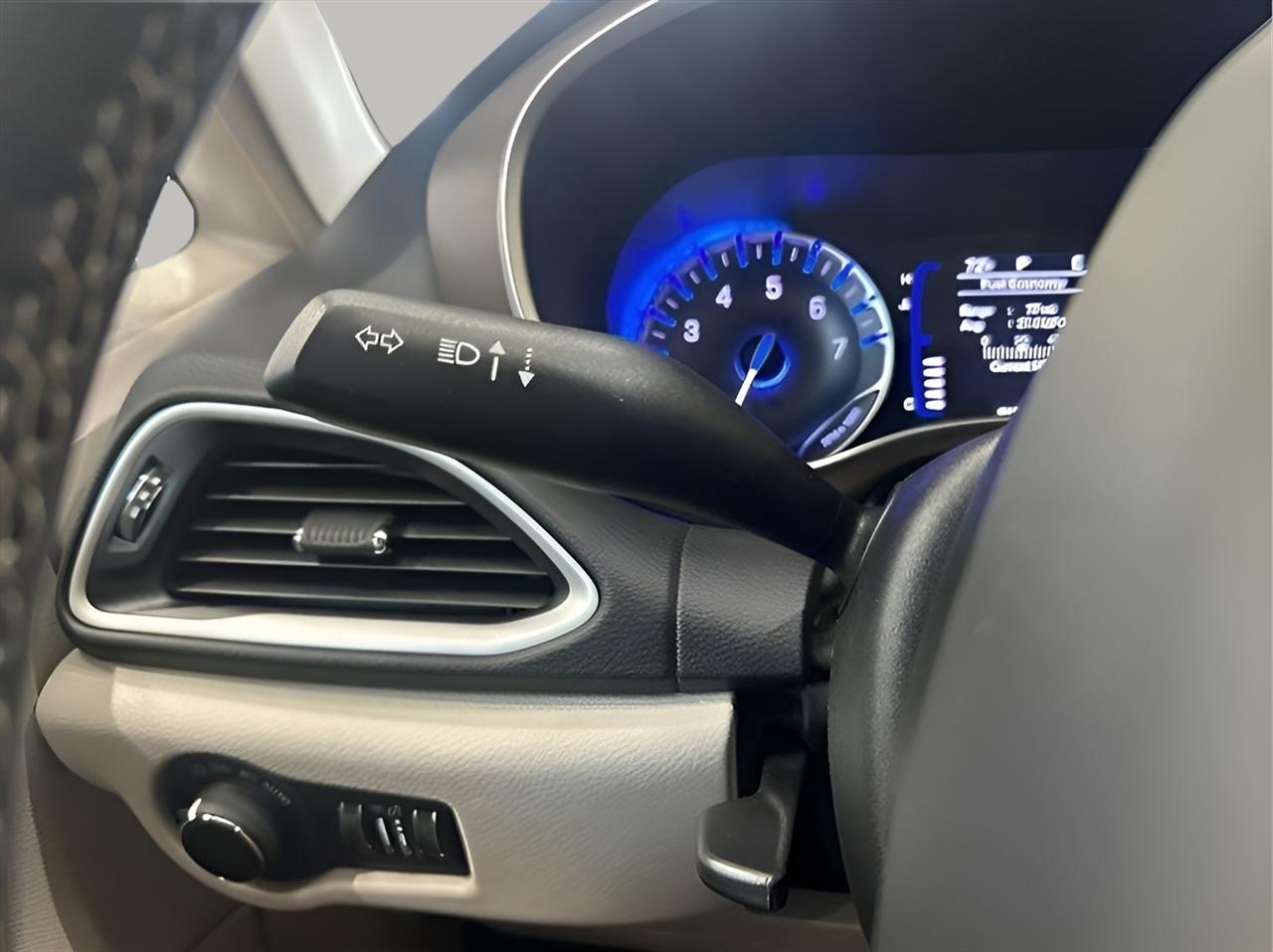 Chrysler Voyager LX 2023
