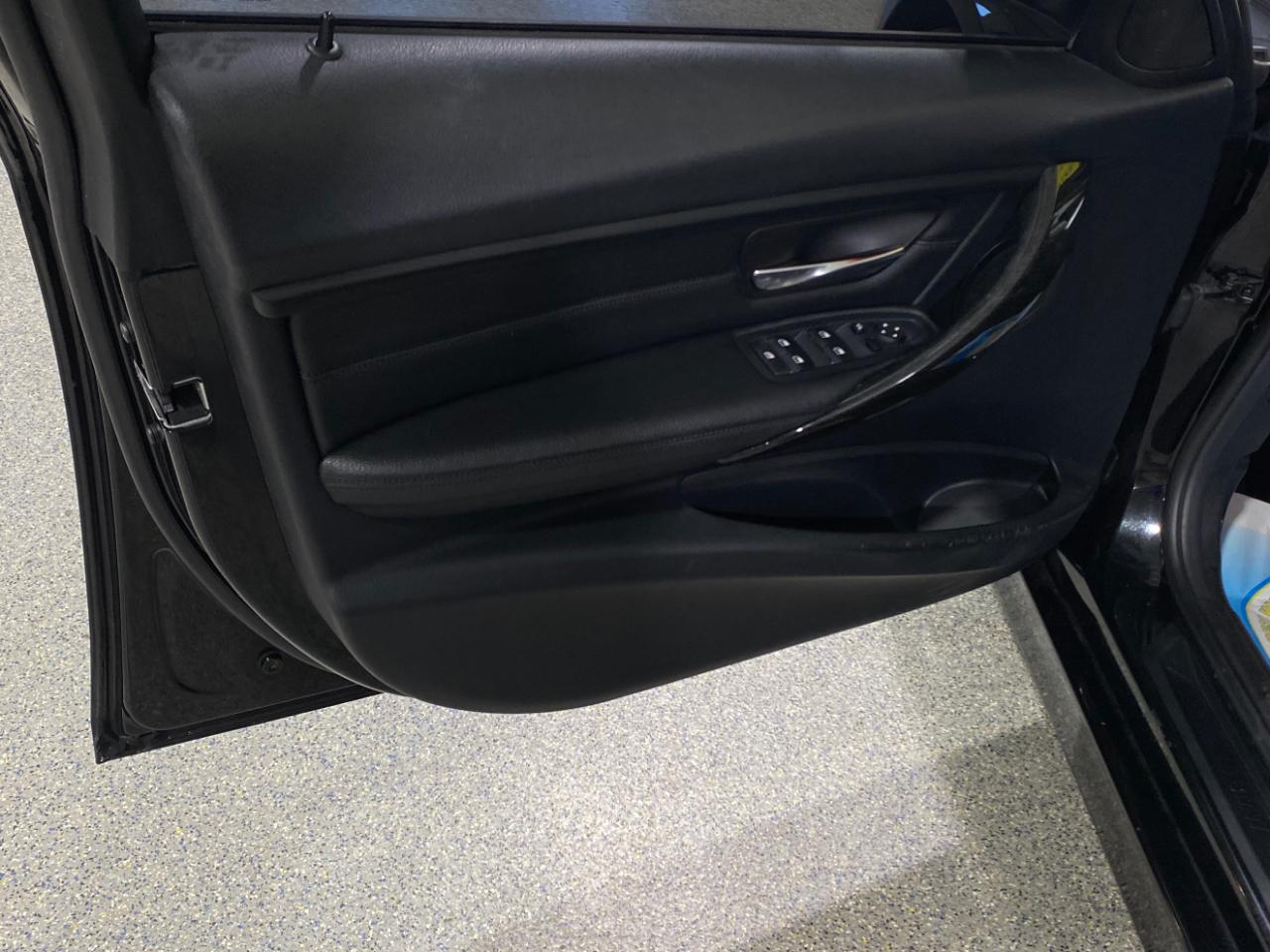 BMW 3-Series 320i xDrive Sedan 2018