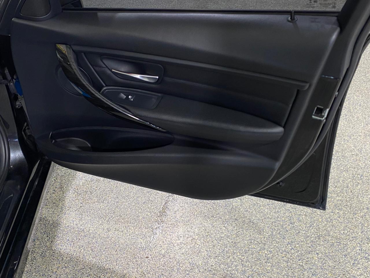 BMW 3-Series 320i xDrive Sedan 2018