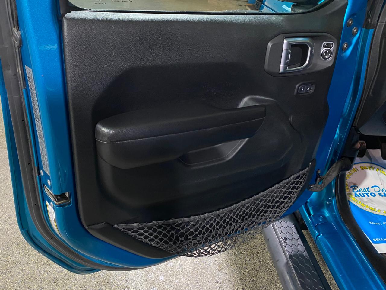 Jeep Wrangler Sport 4WD 2020