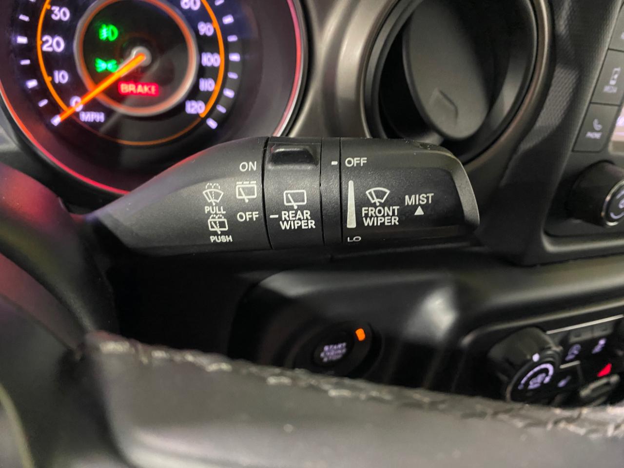 Jeep Wrangler Sport 4WD 2020