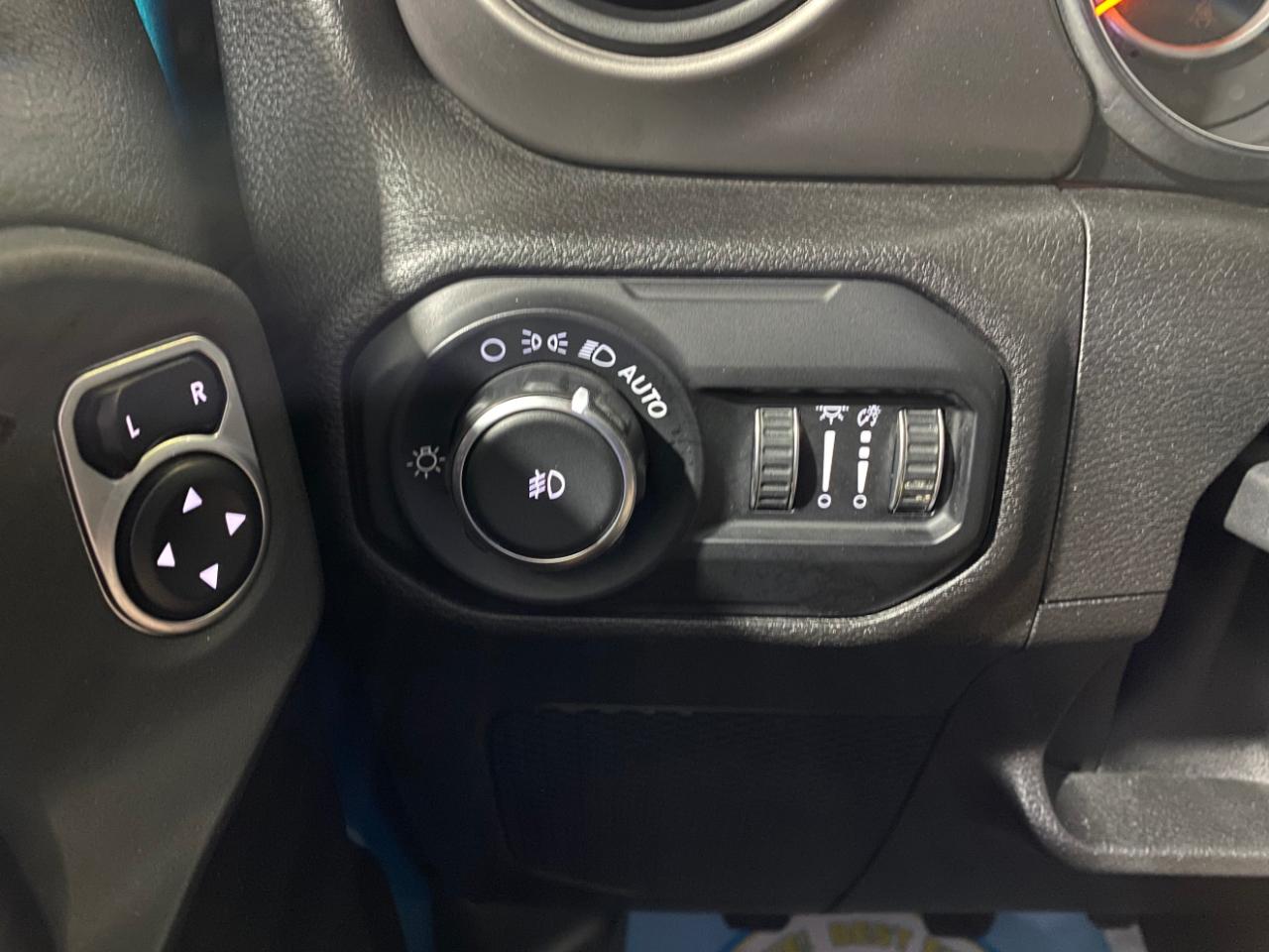 Jeep Wrangler Sport 4WD 2020