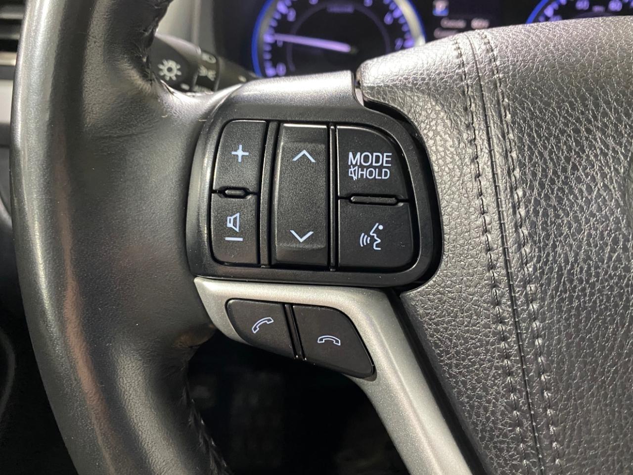 Toyota Highlander XLE AWD V6 2019