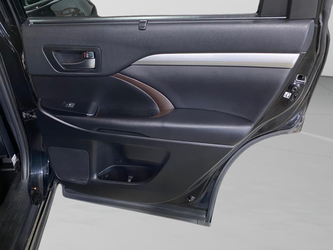 Toyota Highlander XLE AWD V6 2019