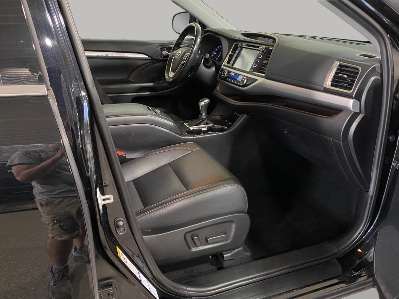 Toyota Highlander XLE AWD V6 2019