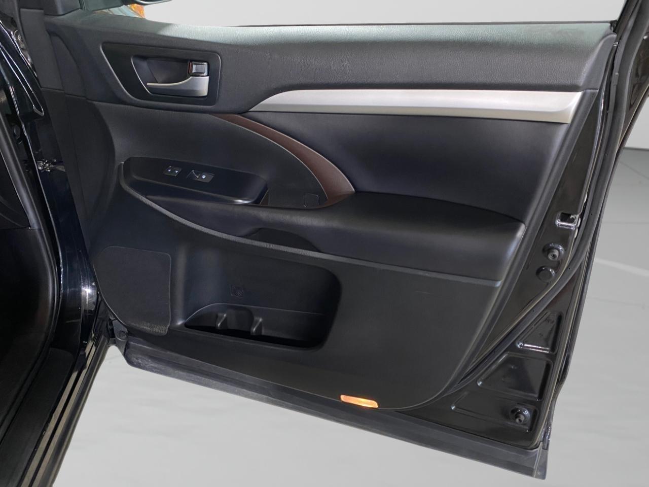 Toyota Highlander XLE AWD V6 2019