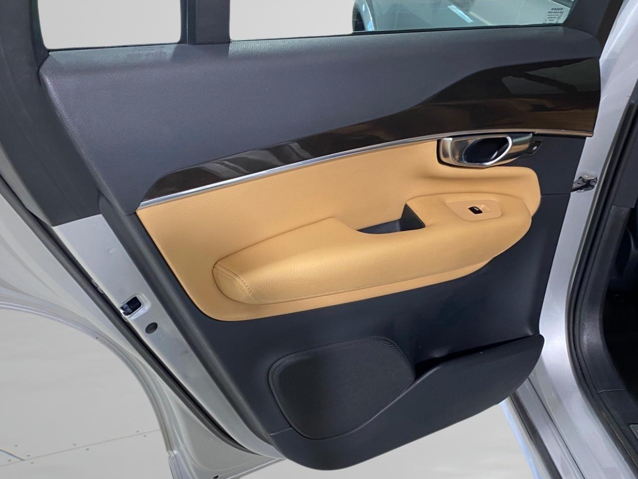 Volvo XC90 T6 Momentum AWD 2019
