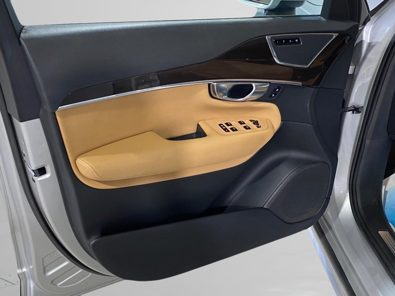 Volvo XC90 T6 Momentum AWD 2019