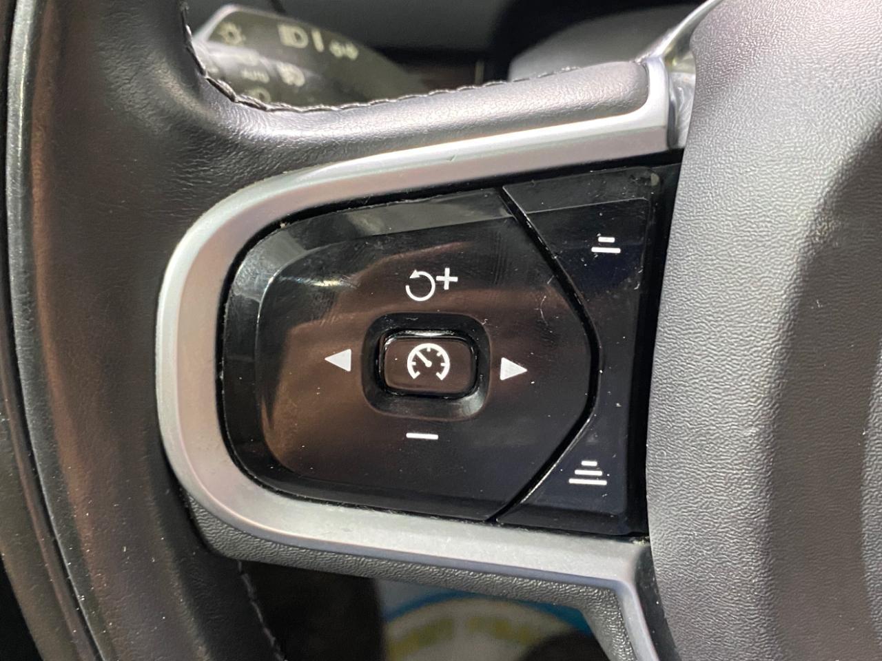 Volvo XC90 T6 Momentum AWD 2019