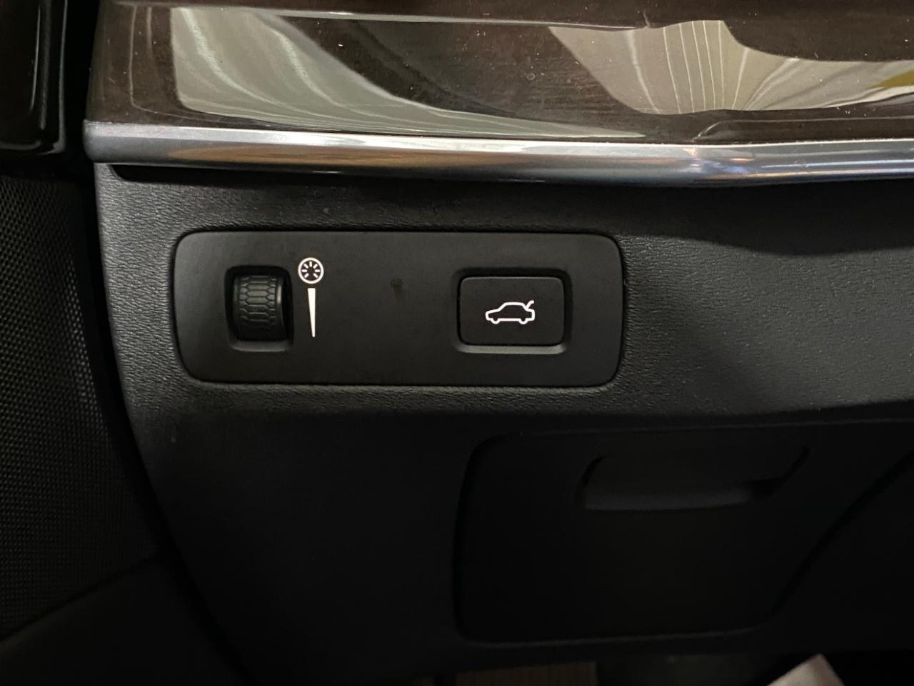 Volvo XC90 T6 Momentum AWD 2019