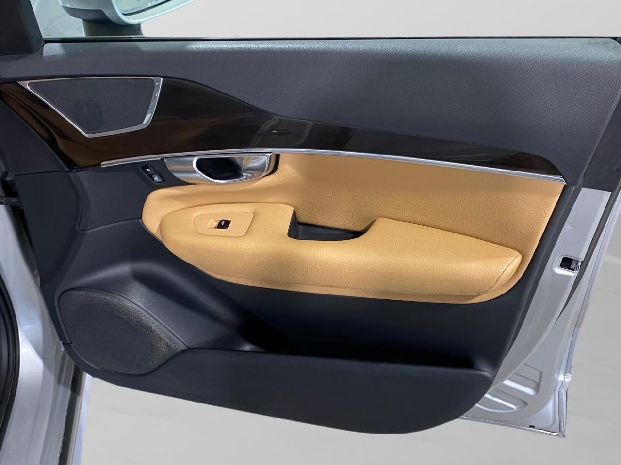 Volvo XC90 T6 Momentum AWD 2019