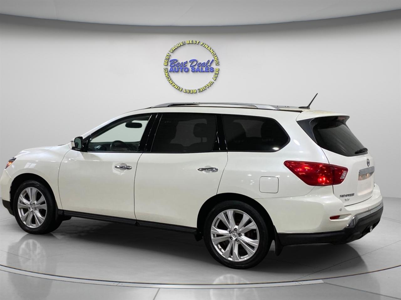 Nissan Pathfinder SL 4WD 2018