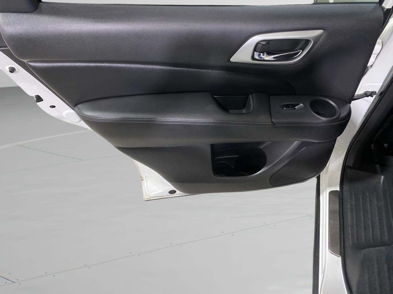 Nissan Pathfinder SL 4WD 2018